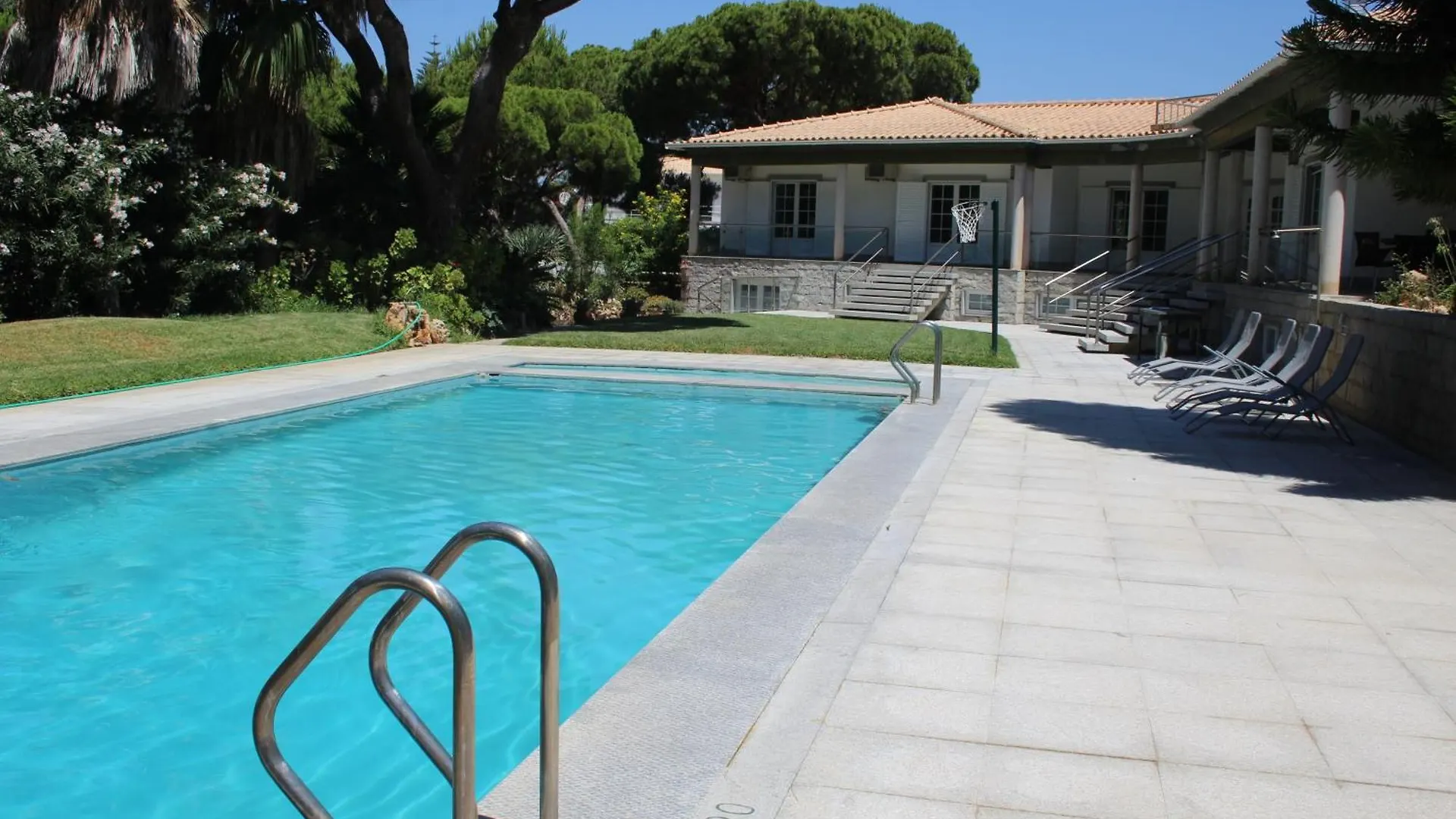 Villa Com Piscinas - Quintinha Do Lago Quarteira
